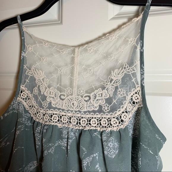 KIRRA ruffle, lace, and floral boho style tank top - Picture 6 of 9